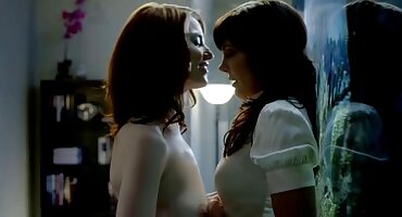 sex lvxx Hình xăm xex gay nghệ sĩ có Adria và cums bên trong.